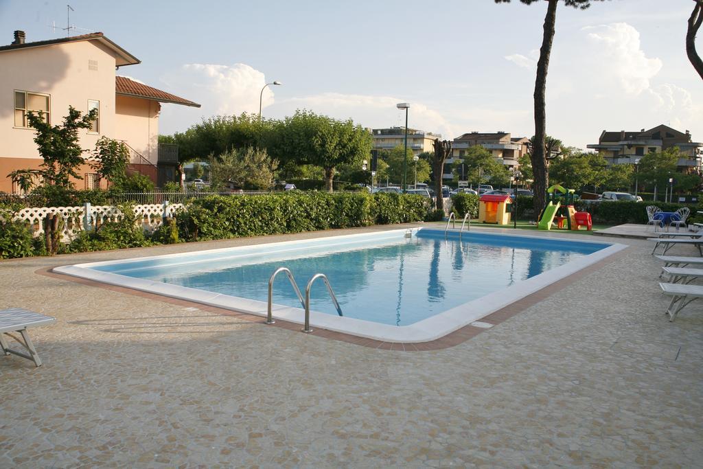 Hotel Primula Azzurra Cervia Exterior photo